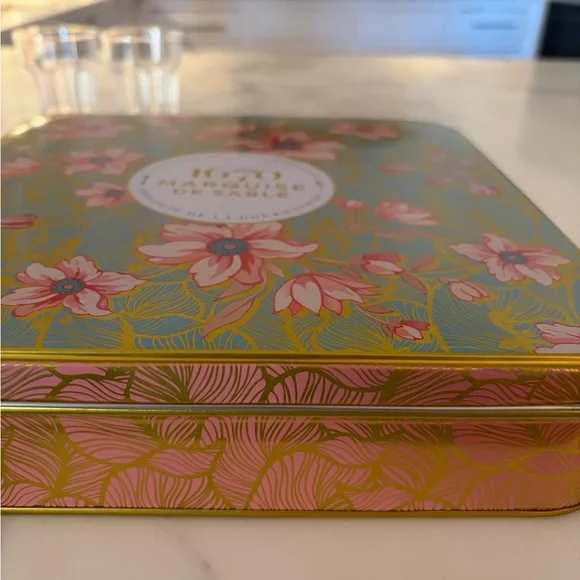 Decorative tins - Picture 3 of 10